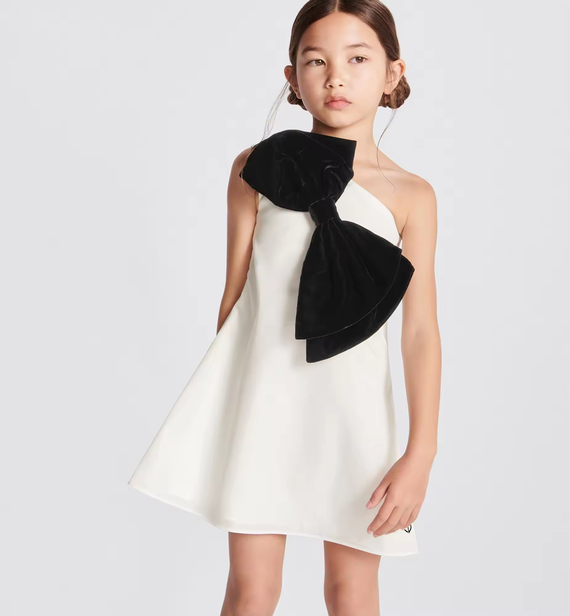 Custom Girls' Summer Dress With Sleeveless One-Shoulder O-Neck Design Solid Pattern T-Shirt With Matching Bow Ages 1-8 Years